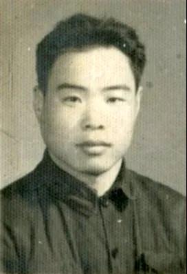 王瑞年輕時(shí)的照片.jpg
