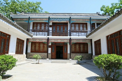 中共滕縣縣委、滕縣抗日民主政府舊址紀(jì)念館黨史廳 抗戰(zhàn)廳 解放廳.jpg